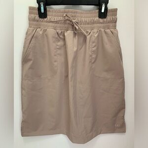 Albion “the away skirt” in Cobblestone color size XS